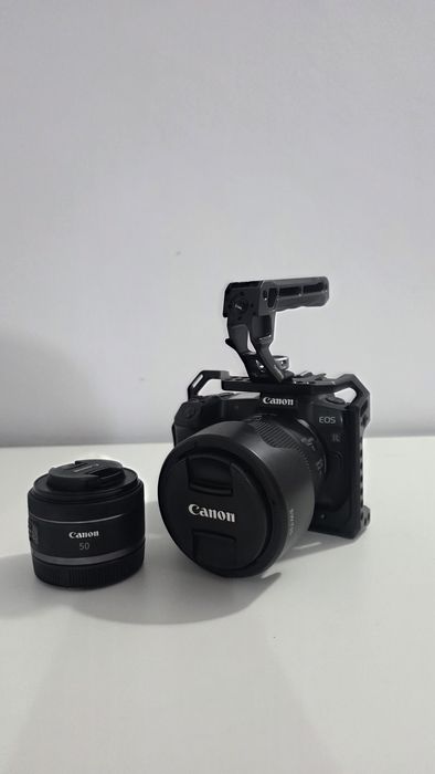 Canon mirrorless eos r