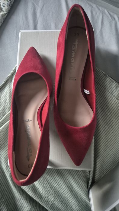 Дамски велурени обувки