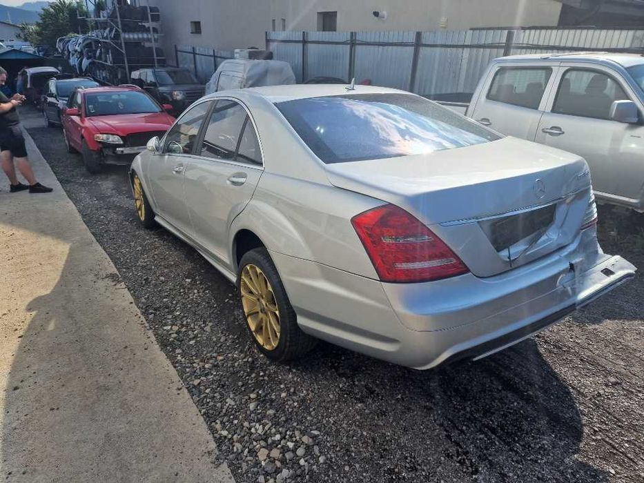 dezmembrez  mercedes w221 s320 cdi distronic nightvison an 2008