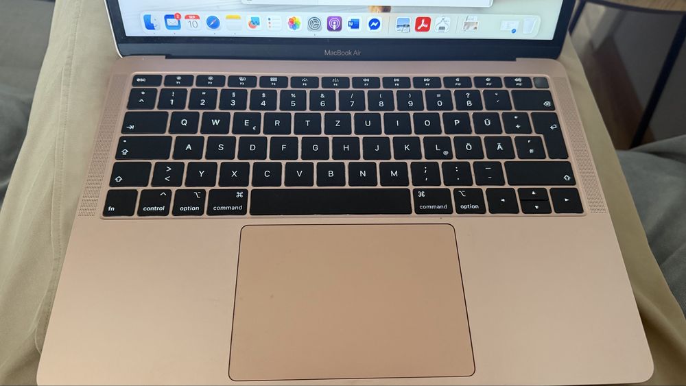 MacBook Air Retina 13” 2019 – Rose Gold – i5 – 8GB RAM – 128GB SSD