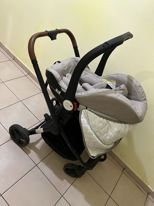 Продам коляску 2 в 1