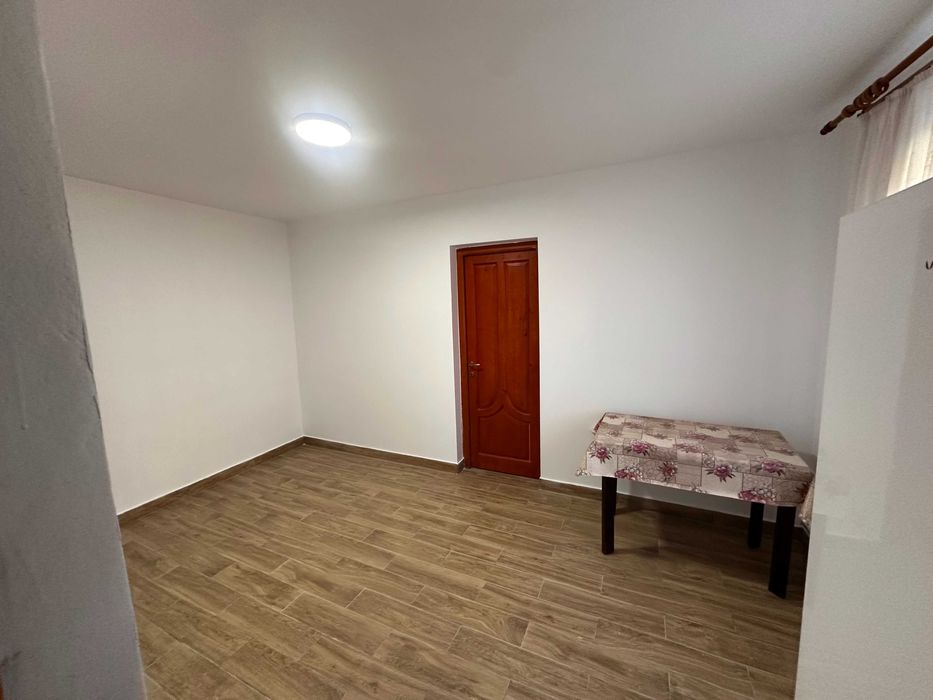 Inchiriez apartament
