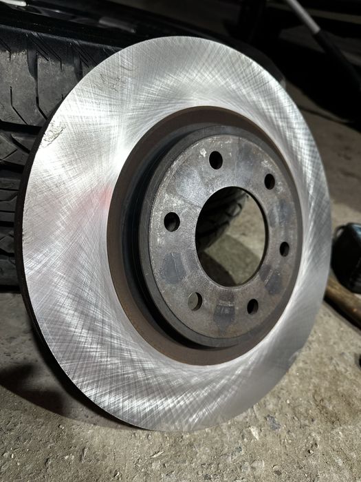 Станок для проточки тормозных дисков