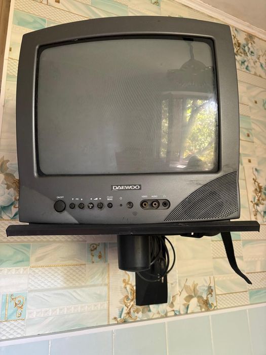 Продам телевизор