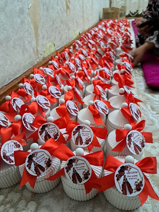 Бонбонерки, той табақ, шкатулки