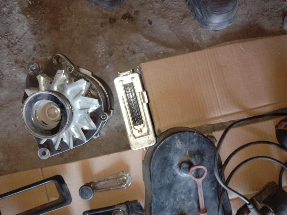 Продам запчасти на Ауди 80