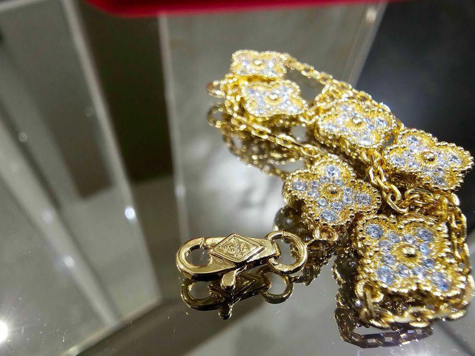 Van Cleef & Arpels VCA Gold 6 Motifs Sweet Alhambra Дамска Гривна