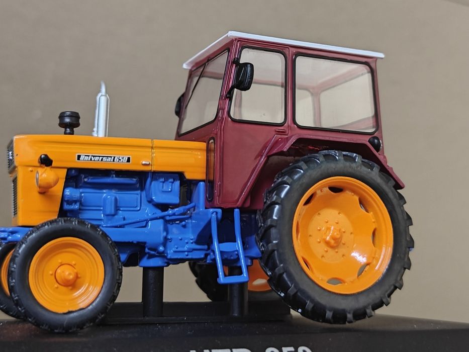 Macheta tractor utb 650 universal scara 1/43