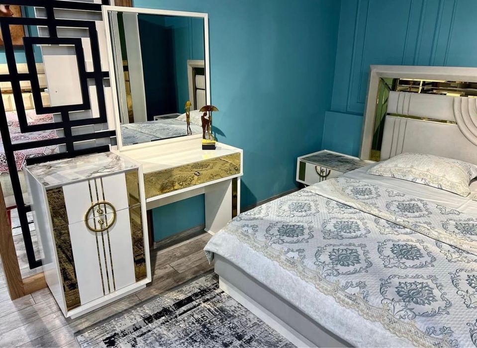 Спальный гарнитур (Турция)