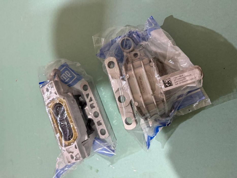 Malibu-1 Motor podushka GM