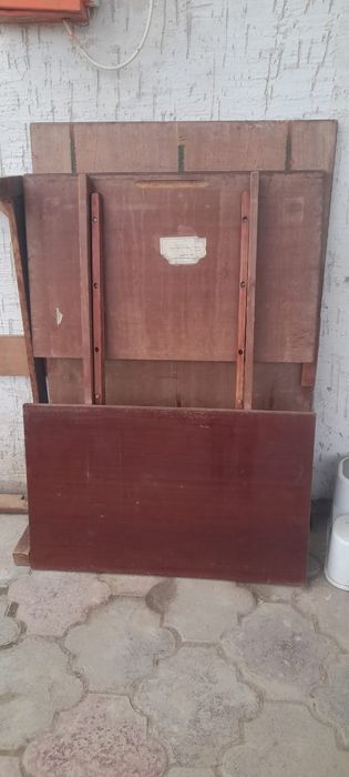 Продается стол метр 2