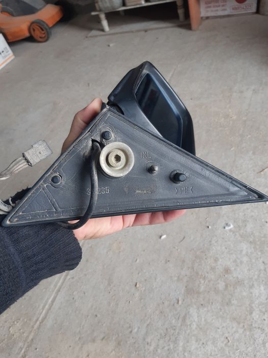 боковой стекло бмв е34