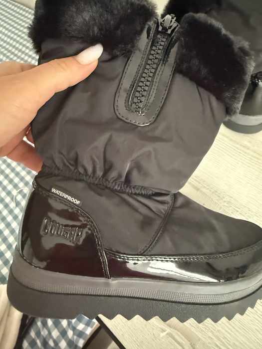 Ghetute Cougar impermeabie, marime 32