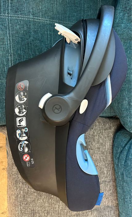 Scoica Cybex Atom M i-size si adaptoare pentru carucior