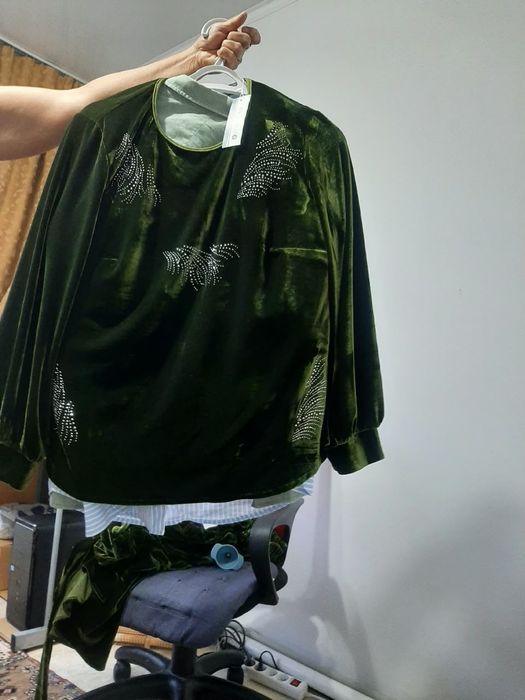 Продам платия 2 разные
