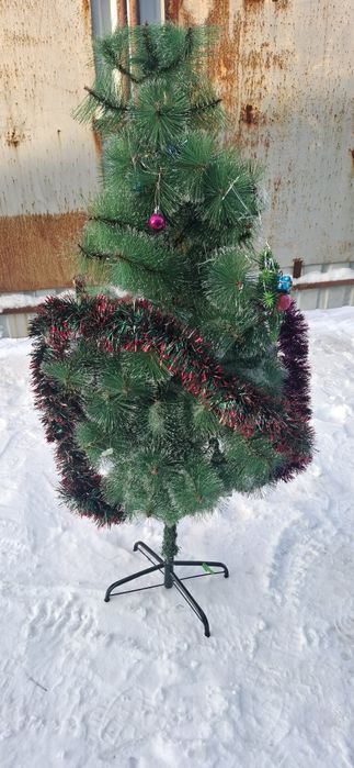 Продам ёлку срочно