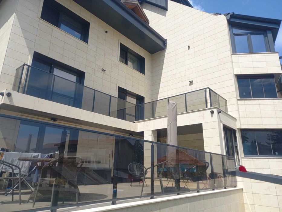 Алуминиеви парапети