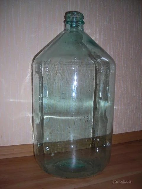 Продам стеклянный бутыль