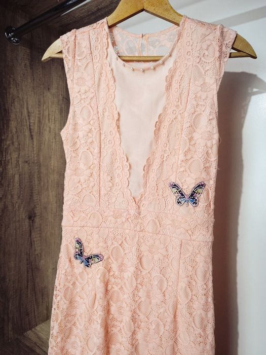 Дантелена рокля Lucy