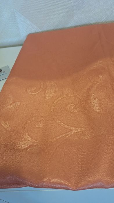 Продается портьера.4  штуки.Цвет-терракот.