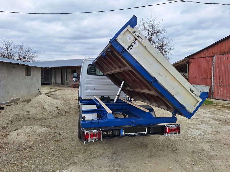 Camioneta IVECO Basculabila