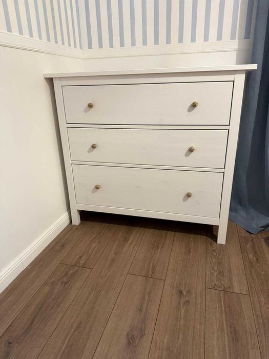 Comoda IKEA Hemnes cu 3 sertare