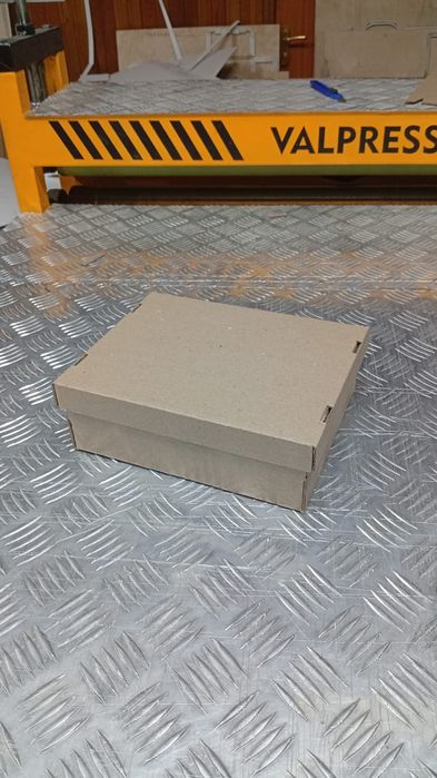 Подарочные коробки, картонные коробки