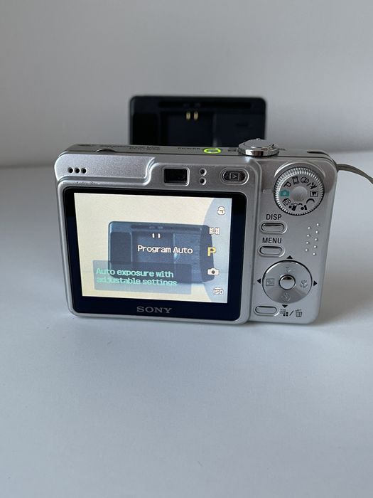 Aparat Foto Digital SONY Cyber-Shot DSC-W55 Silver 7.2 MP Senzor CCD 3x Optical Zoom