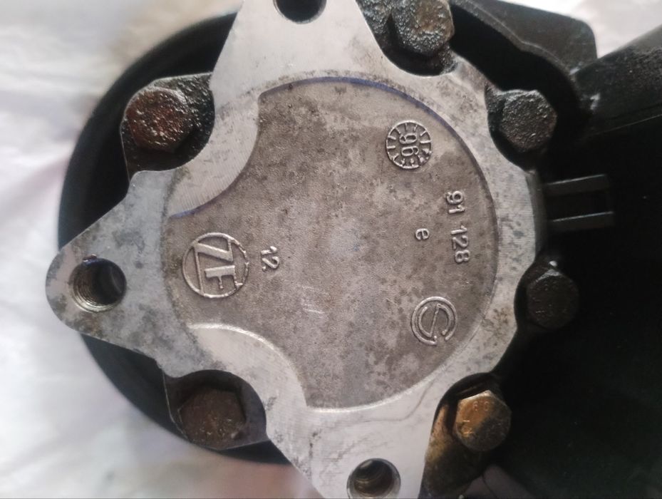 Opel Vectra b хидравлична помпа