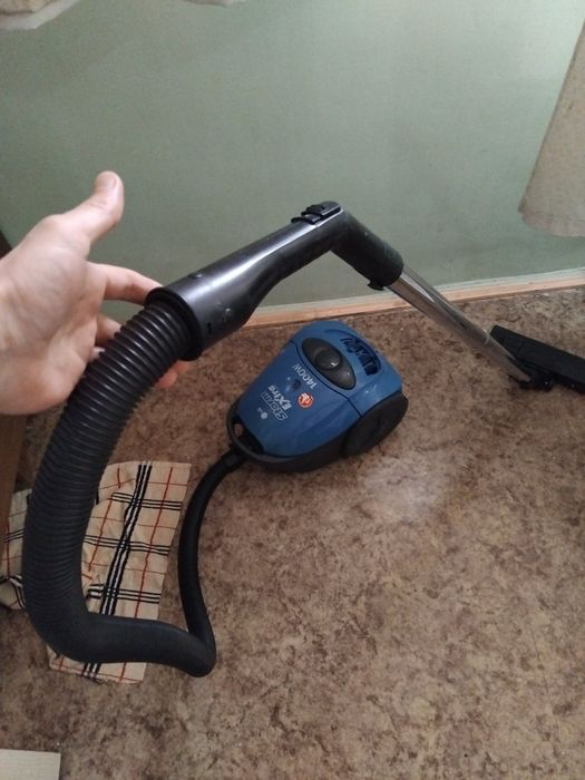 Пылесос LG 1400w б.у. в рабочем состоянии