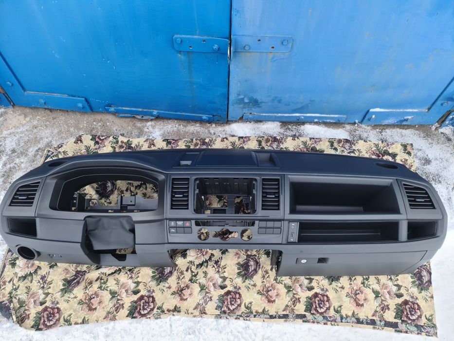 панель или торпедо от Volkswagen  VW T6