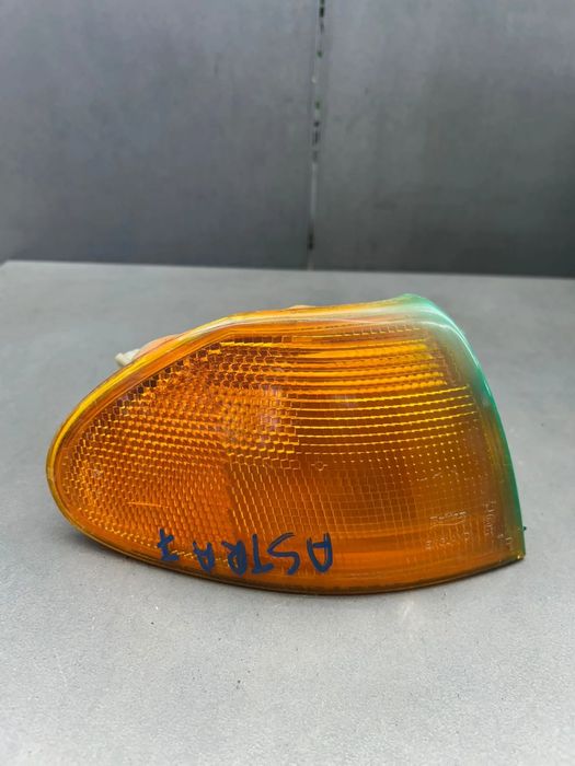 Lampa semnalizare fata dreapta Opel Astra 1993 1.6 MT (71 hp)