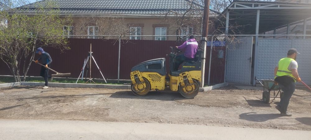 Асфальтирование. Укладка асфальта. Асфальт.