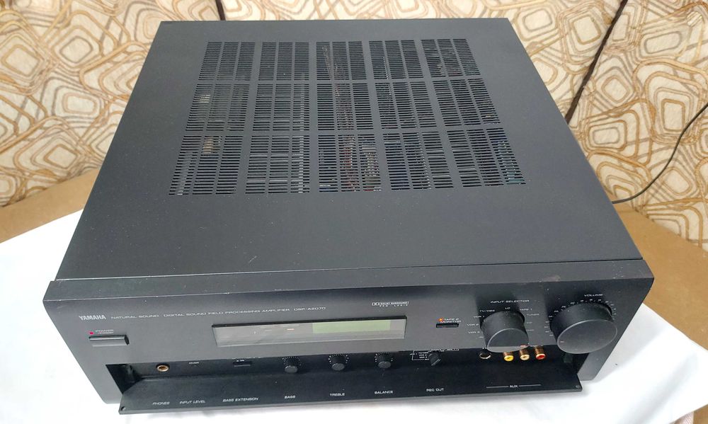 Amplificator Yamaha DSP A2070 (zis si monstru) 21 kg