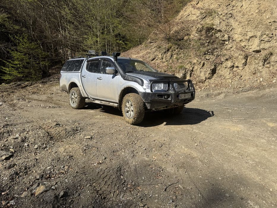 Mitsubishi l200 off road