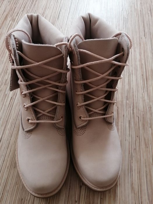 Новые. Женская обувь ботинки.