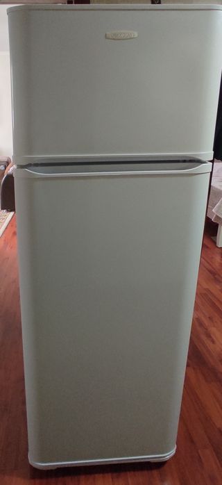 Холодильник Бирюса