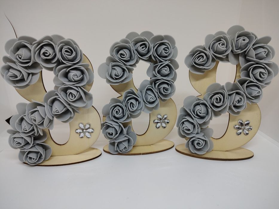 До края на м. Януари цената е 5 лв за брой Дървени осмици за осми март