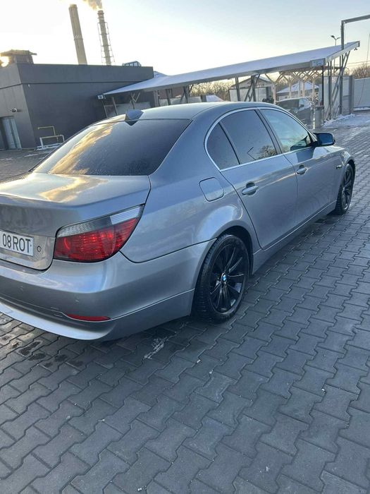 Bmw e60 525D 
Cutie automata 
Coloana de directie electrica 
Pilot aut