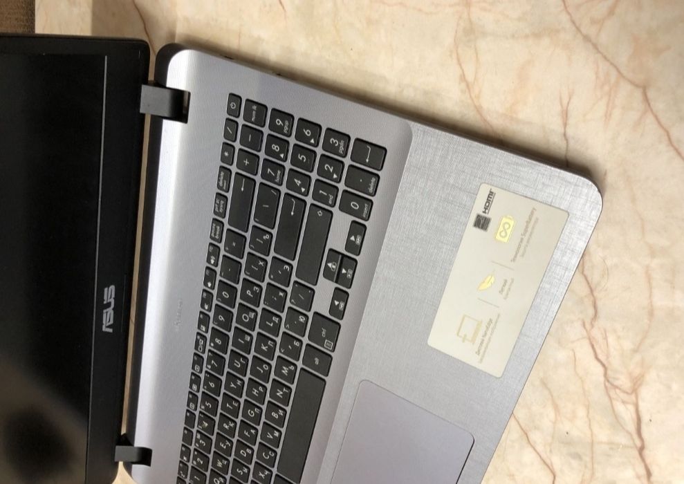 Ноутбук Asus core i5, 7th gen
