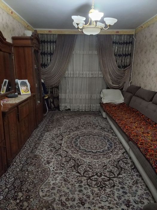 Срочна сотилади 4х хонали шахар куйлу 1да 4 томон бозор