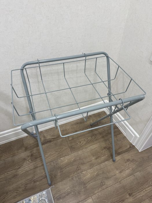 Подставка под ванной