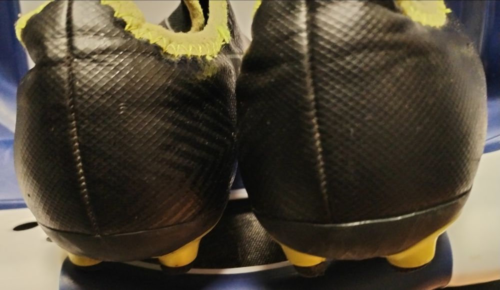 Încălțăminte Puma pentru fotbal