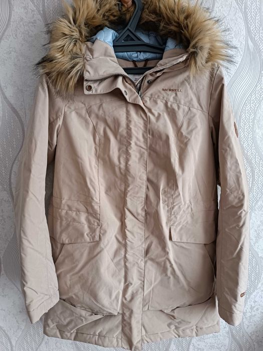 Продам куртку женскую