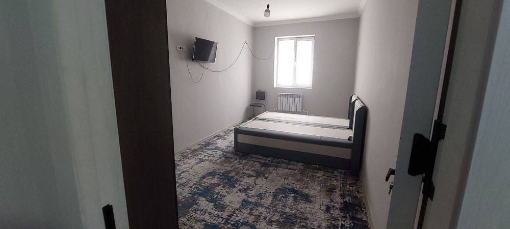 Kvartira sotiladi. 2 etaj. 2 honalik. 5 etajli uyda.