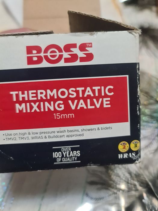Vând Vana termostatică BOSS 15mm UK – completă, originală,neutilizată