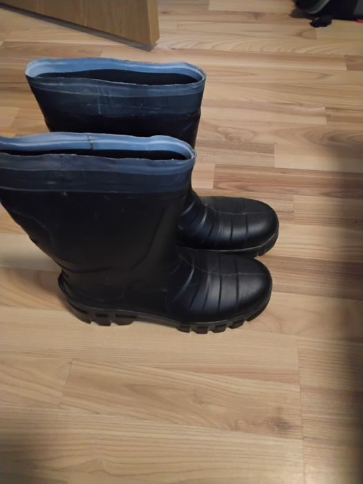Гумени ботуши обувани. 1-2 пъти номер 42 и 43.