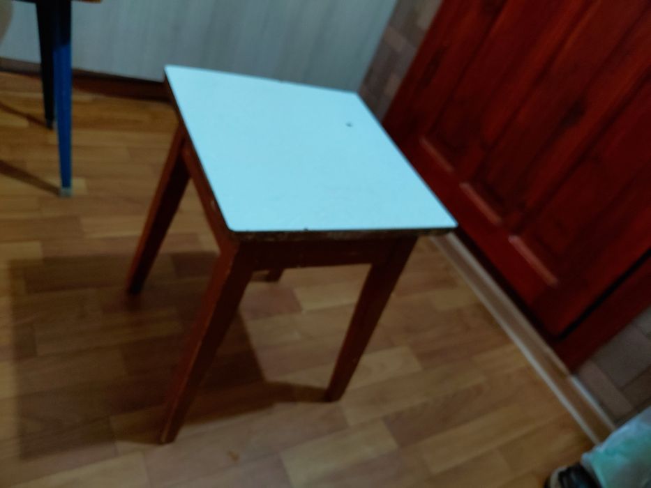 Продаю стулья 3штук по 2000т