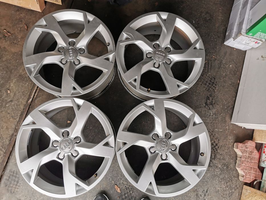 Vând jante Audi R17