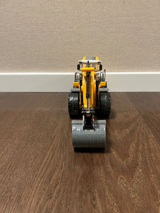 Детска играчка багер